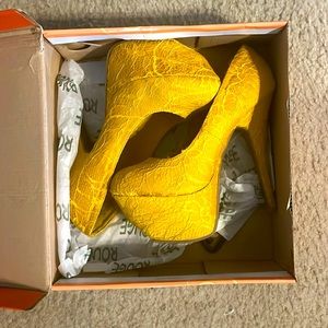 Mustard Color High Heels, size 7.5